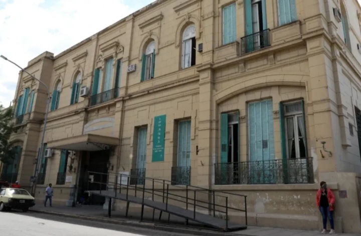 Investigan a un policía de Santa Fe por la muerte de su tío tras una pelea